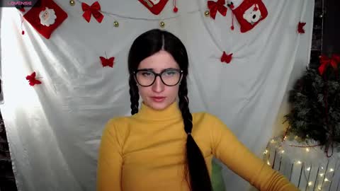 Snapshot of lauradre_ chatting on January 4, 2025, 8:17 am Laura online show from January 4, 2025, 8:17 am