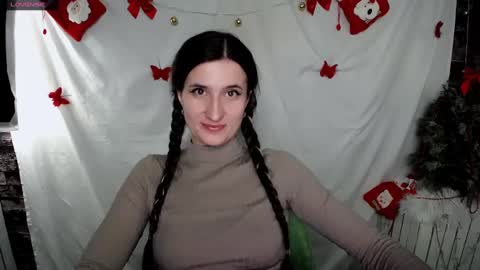 Snapshot of lauradre_ chatting on January 5, 2025, 8:43 am Laura online show from January 5, 2025, 8:43 am