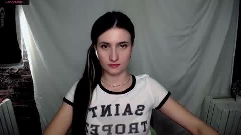 Snapshot of lauradre_ chatting on January 19, 2025, 8:39 am Laura online show from January 19, 2025, 8:39 am