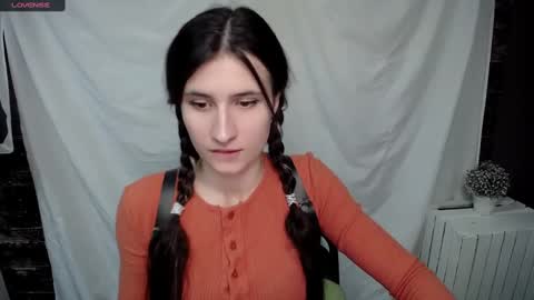 Snapshot of lauradre_ chatting on January 24, 2025, 8:34 am Laura online show from January 24, 2025, 8:34 am