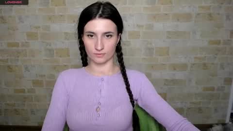 Snapshot of lauradre_ chatting on February 10, 2025, 11:46 am Laura online show from February 10, 2025, 11:46 am