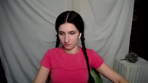 Snapshot of lauradre_ chatting on February 11, 2025, 12:27 pm Laura online show from February 11, 2025, 12:27 pm