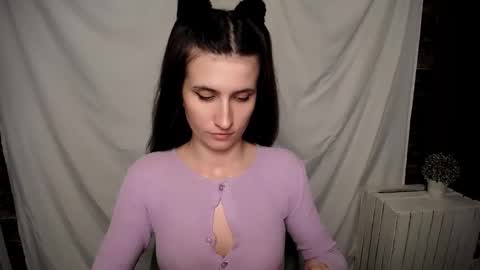 Snapshot of lauradre_ chatting on February 14, 2025, 10:07 am Laura online show from February 14, 2025, 10:07 am