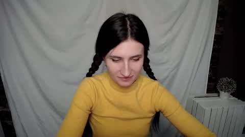 Snapshot of lauradre_ chatting on February 16, 2025, 11:49 am Laura online show from February 16, 2025, 11:49 am