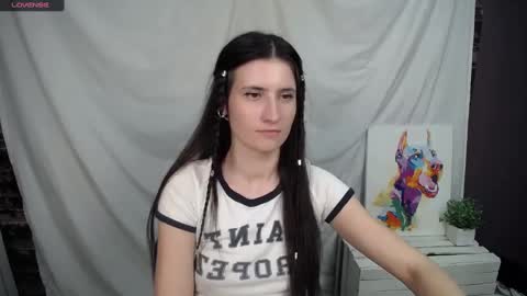 Snapshot of lauradre_ chatting on March 9, 2025, 12:42 pm Laura online show from March 9, 2025, 12:42 pm