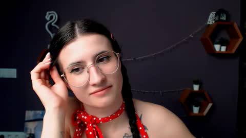 Snapshot of lauradre_ chatting on March 11, 2025, 3:23 pm Laura online show from March 11, 2025, 3:23 pm