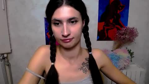 Snapshot of lauradre_ chatting on September 14, 2025, 8:46 am Laura online show from September 14, 2025, 8:46 am