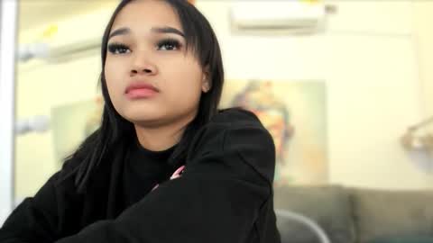 Snapshot of laurah_hill chatting on September 20, 2025, 12:17 pm Lau online show from September 20, 2025, 12:17 pm