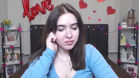 LauraHlot online show from February 12, 2025, 10:15 pm