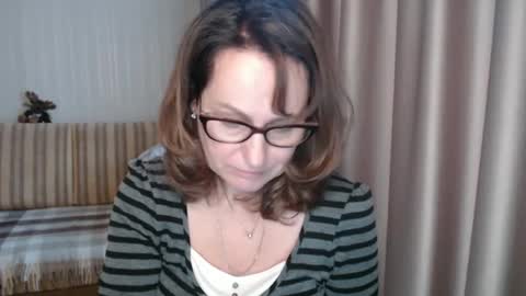 Lauraoven1 online show from February 21, 2025, 1:55 pm