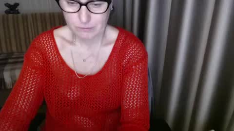 Lauraoven1 online show from March 5, 2025, 5:50 pm