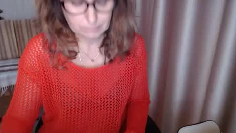 Lauraoven1 online show from October 31, 2025, 8:37 am
