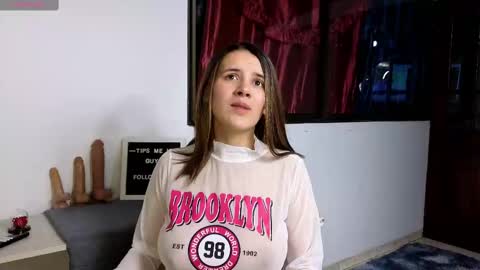 Snapshot of laurasex_21 chatting on February 17, 2025, 11:53 pm Laura online show from February 17, 2025, 11:53 pm