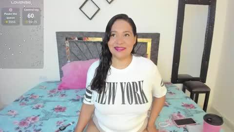 laurasofia01 online show from October 22, 2025, 3:07 am