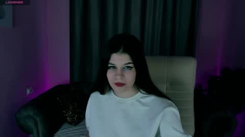 Snapshot of lauren_cook chatting on October 22, 2025, 11:32 am Lauren online show from October 22, 2025, 11:32 am
