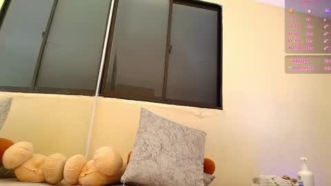 Snapshot of lauren_gil_ chatting on December 23, 2024, 11:17 pm    1      online show from December 23, 2024, 11:17 pm