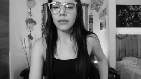 Lauren online show from December 8, 2024, 9:19 pm