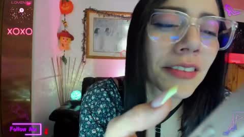 Lauren online show from March 9, 2025, 9:46 am