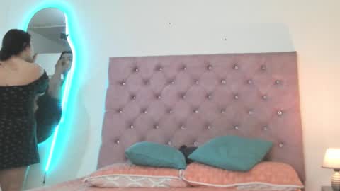 Snapshot of laurenlaine99 chatting on November 30, 2025, 2:21 pm laurenlaine online show from November 30, 2025, 2:21 pm