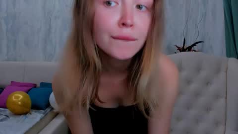 laurennhill online show from September 13, 2025, 12:21 am