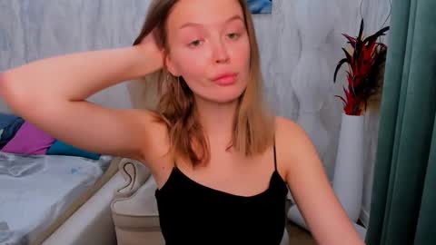 laurennhill online show from September 15, 2025, 12:21 am