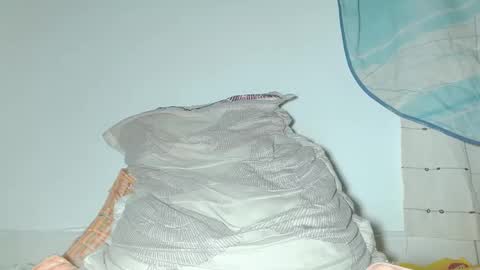 Snapshot of laurensmith122 chatting on February 21, 2025, 2:28 am LAUREN SMITH online show from February 21, 2025, 2:28 am