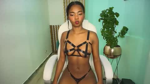Snapshot of laurensnow1_ chatting on February 21, 2025, 10:26 pm Lauren online show from February 21, 2025, 10:26 pm