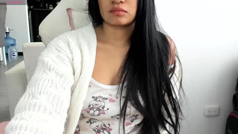 Snapshot of laurent_jones chatting on December 3, 2024, 1:21 pm daniela angel     online show from December 3, 2024, 1:21 pm