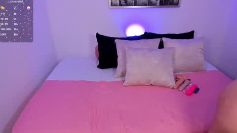 Lauren  online show from January 29, 2025, 3:54 am