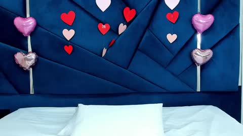 LauryJonson  online show from February 11, 2025, 5:07 pm