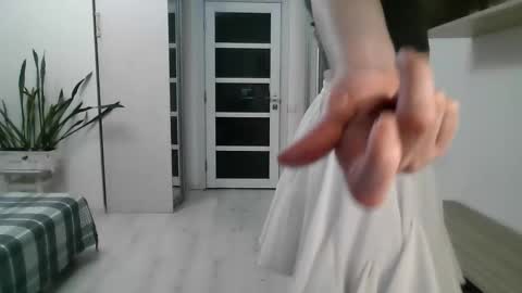 Diana  online show from September 16, 2025, 4:52 pm