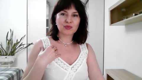 Diana  online show from September 22, 2025, 6:21 pm