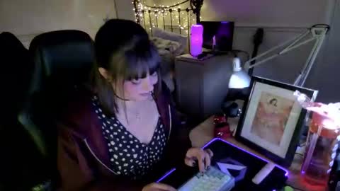 Lavenderrzz online show from November 20, 2025, 2:50 pm