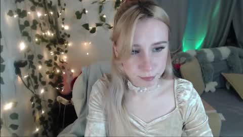 Mia online show from March 4, 2025, 10:38 pm