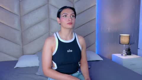 laya online show from September 21, 2025, 3:52 am