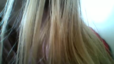 layannalea online show from March 4, 2025, 9:43 pm