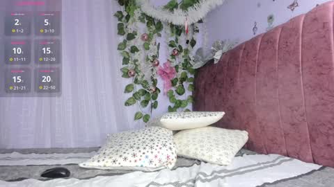 Snapshot of layla_17 chatting on December 30, 2024, 10:45 pm layla_17 online show from December 30, 2024, 10:45 pm
