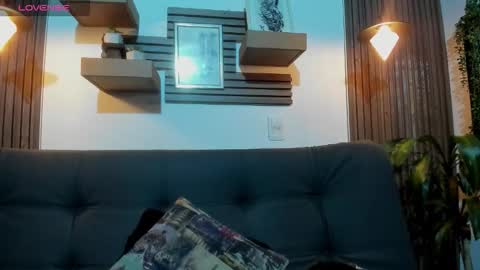 Layla online show from October 14, 2025, 12:11 am