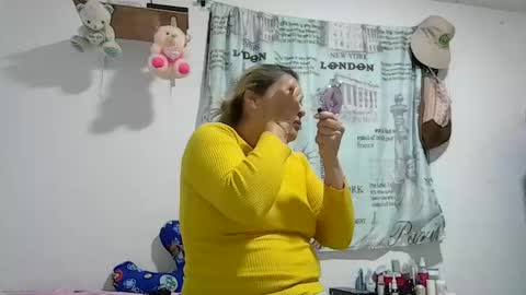 Snapshot of layla_astrum chatting on November 7, 2025, 10:15 am layla_astrum online show from November 7, 2025, 10:15 am