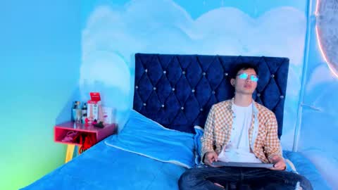 Snapshot of laylaa_and_logan chatting on November 6, 2025, 7:37 pm laylaa_and_logan online show from November 6, 2025, 7:37 pm