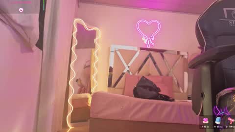 laylafoxy_tay online show from November 19, 2025, 3:28 am