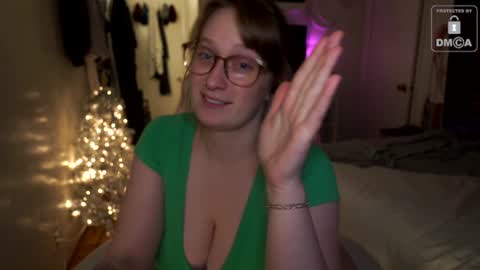 Snapshot of laylas_universe chatting on December 20, 2024, 4:42 am Layla Universe online show from December 20, 2024, 4:42 am