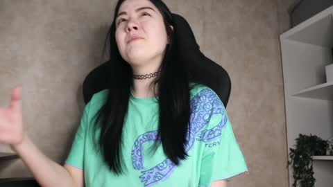 Snapshot of lazynut chatting on January 4, 2025, 4:55 am Lisa online show from January 4, 2025, 4:55 am