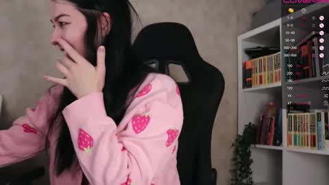 Snapshot of lazynut chatting on October 24, 2025, 4:42 am Lisa online show from October 24, 2025, 4:42 am