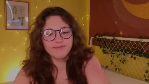 Snapshot of lea_belle_ chatting on October 15, 2025, 5:57 pm Lea online show from October 15, 2025, 5:57 pm