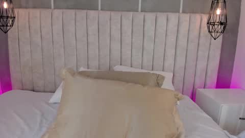    online show from October 25, 2025, 6:46 pm