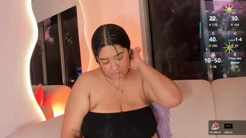 Snapshot of leah_bensoon chatting on November 10, 2025, 3:33 pm Leah online show from November 10, 2025, 3:33 pm