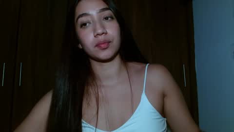 Snapshot of leanaalhub chatting on December 23, 2024, 6:22 am leanaalhub online show from December 23, 2024, 6:22 am