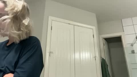 leanneluxecouple online show from October 20, 2025, 10:38 am