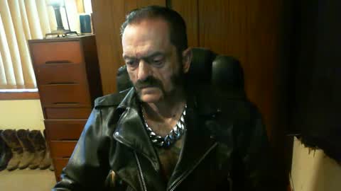 leathergreaser online show from February 3, 2025, 10:54 pm